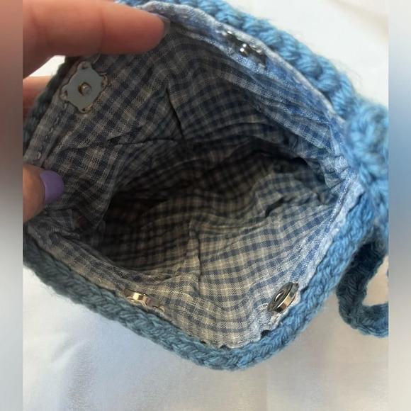 Handmade knit double clasp wristlet - Picture 3 of 6